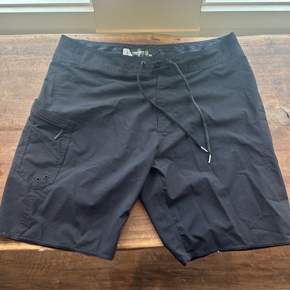Volcom size 34 board shorts